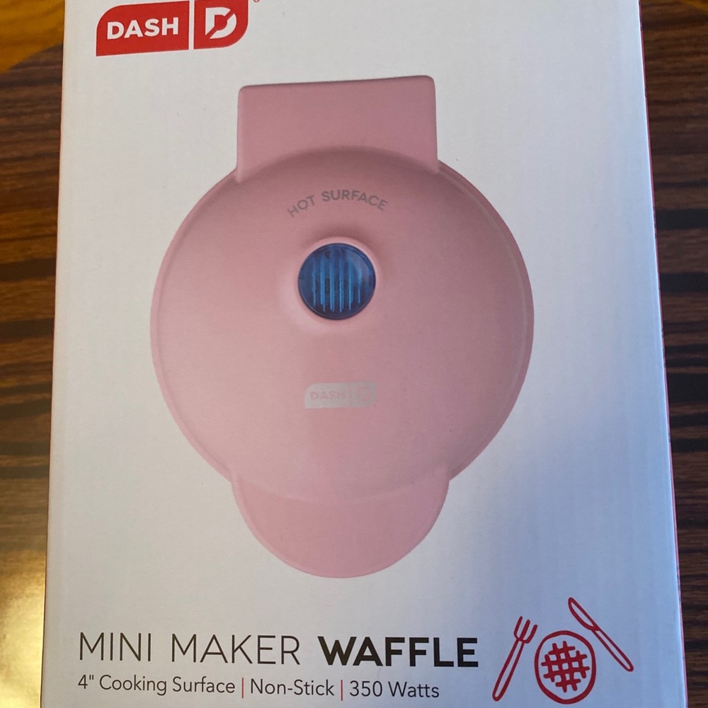 DASH Mini Waffle Maker Machine Pink 4" 350w